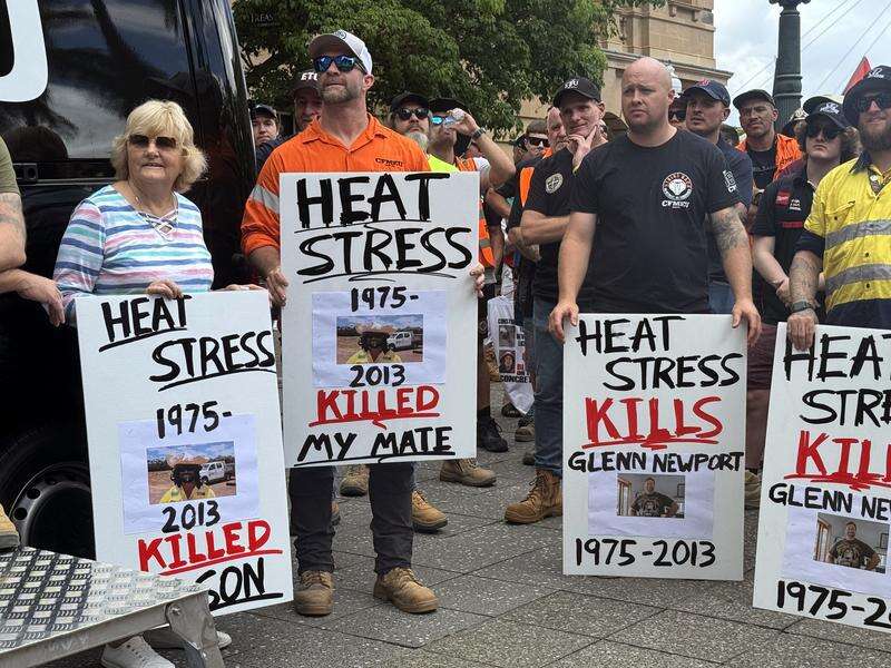 Union members march against changes to work conditions | Kyabram Free Press