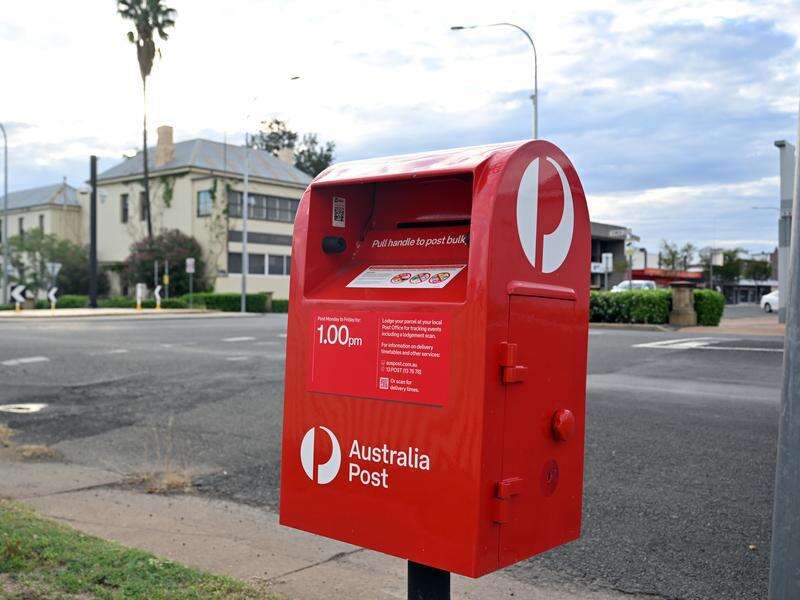 Australia Post boss denies misleading on closure plans