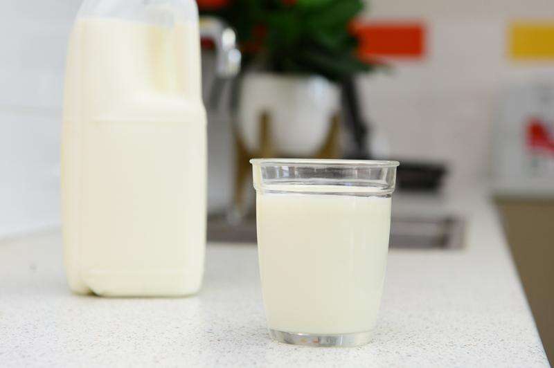 Shrinking milk pool makes processors fight for supply | Deniliquin ...