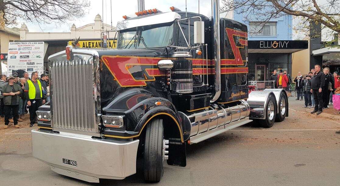 Walltowall wheels as show breaks records Country News