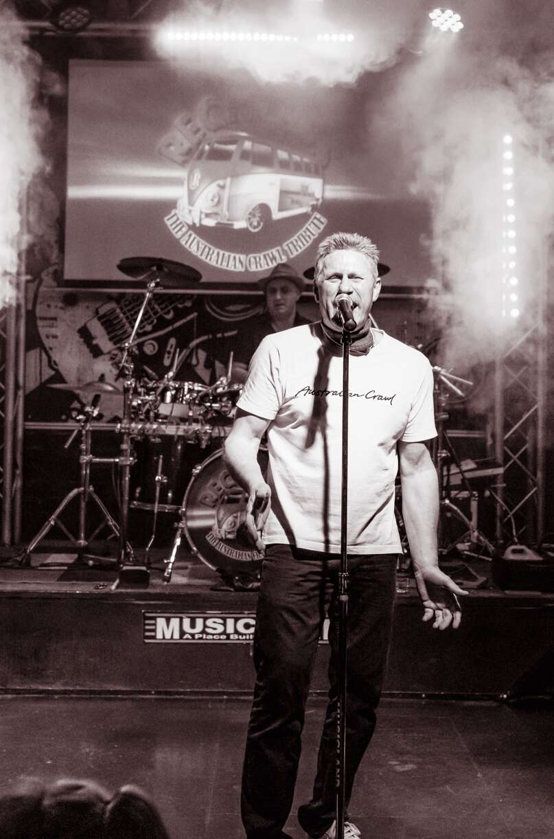 Aussie Crawl show lights it up | Country News