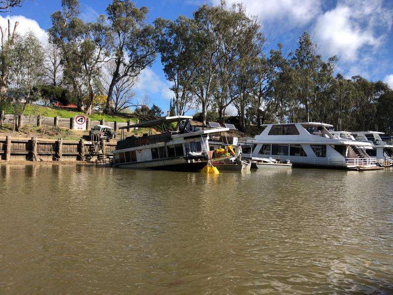 Echuca houseboat salvage operation complete Riverine Herald