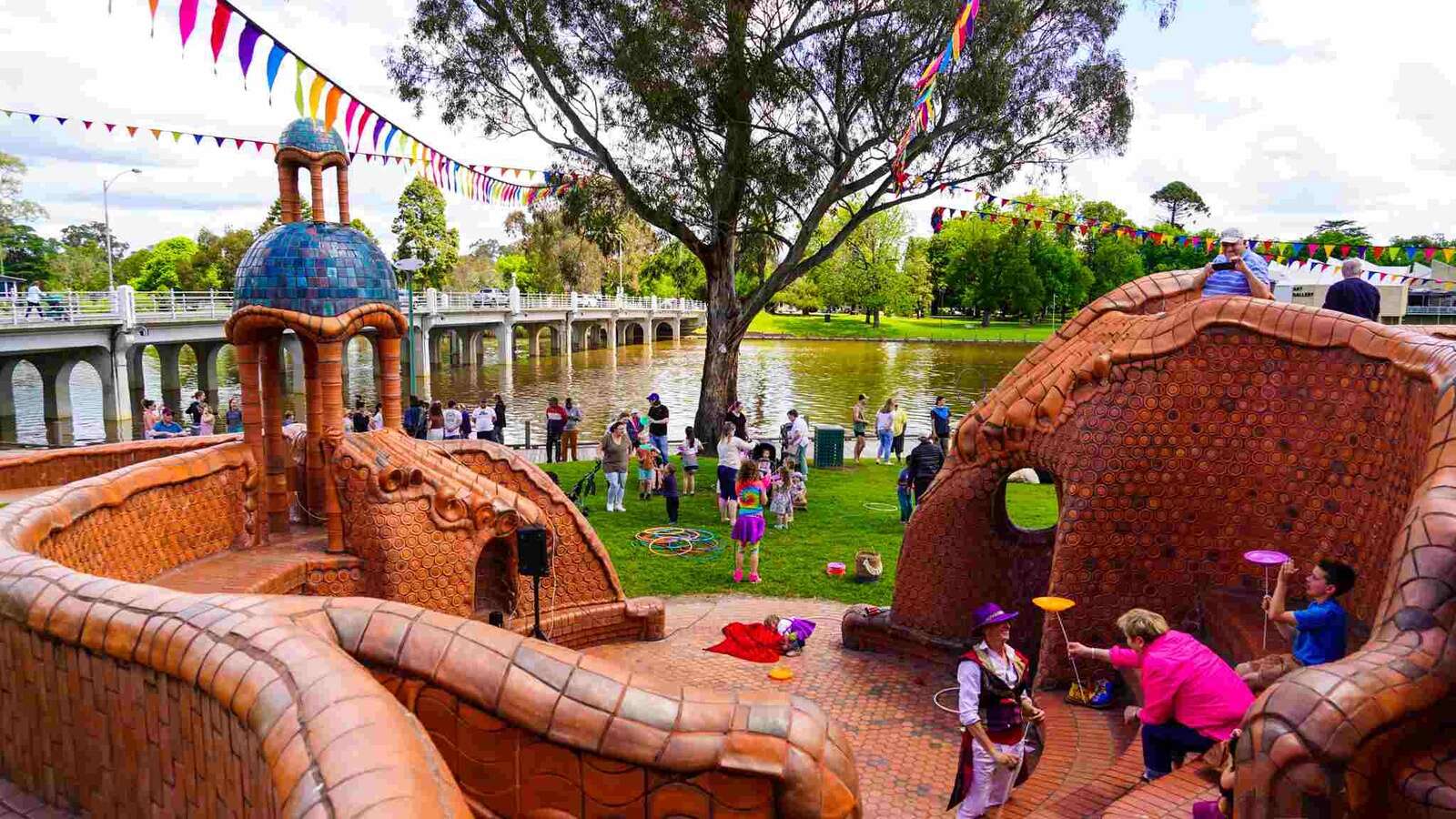 Family fun at the mural | Kyabram Free Press