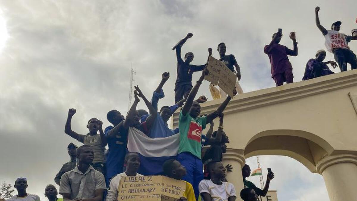 Supporters of Niger's ruling junta