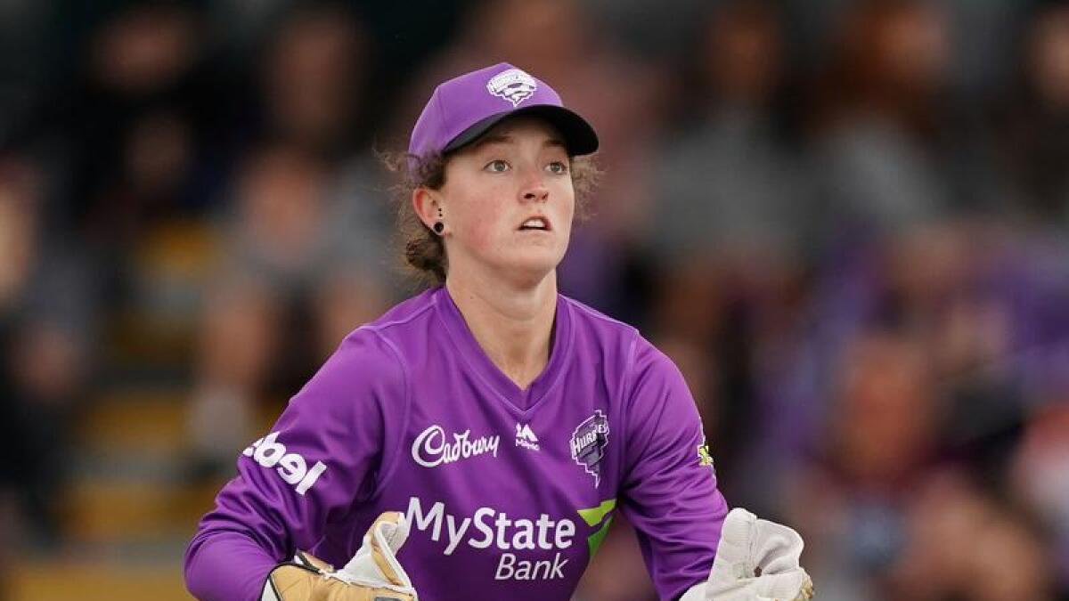 WBBL wicketkeeper Emily Smith has joined AFLW club Collingwood.