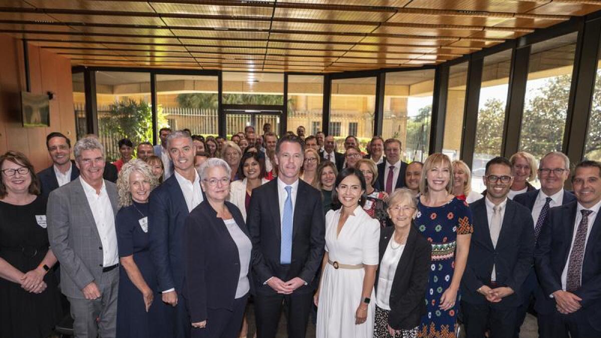 The 2023 NSW Labor caucus pose for a photo.