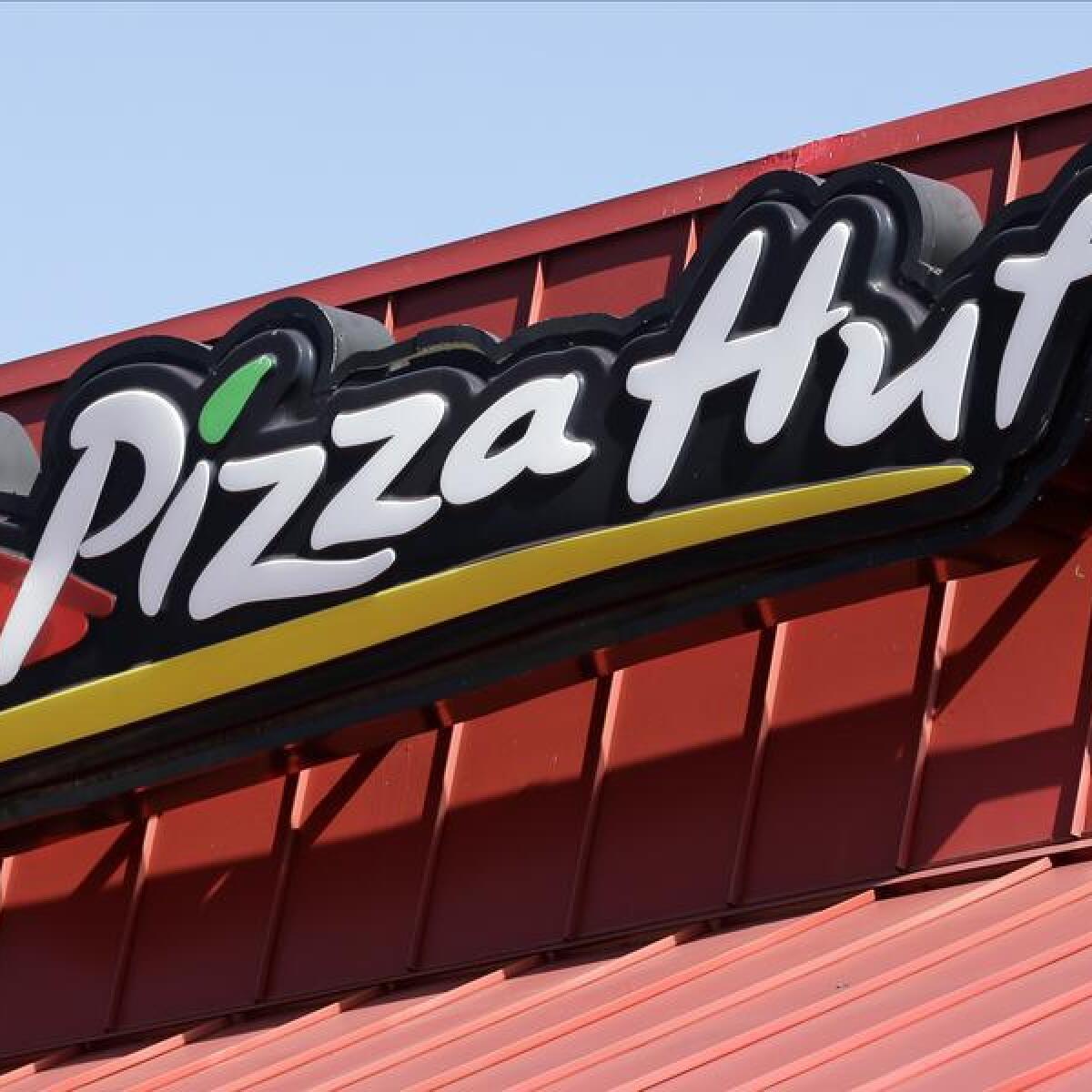 Pizza Hut signage