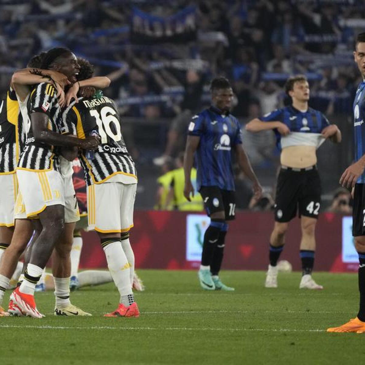 Celebrating Juventus players.