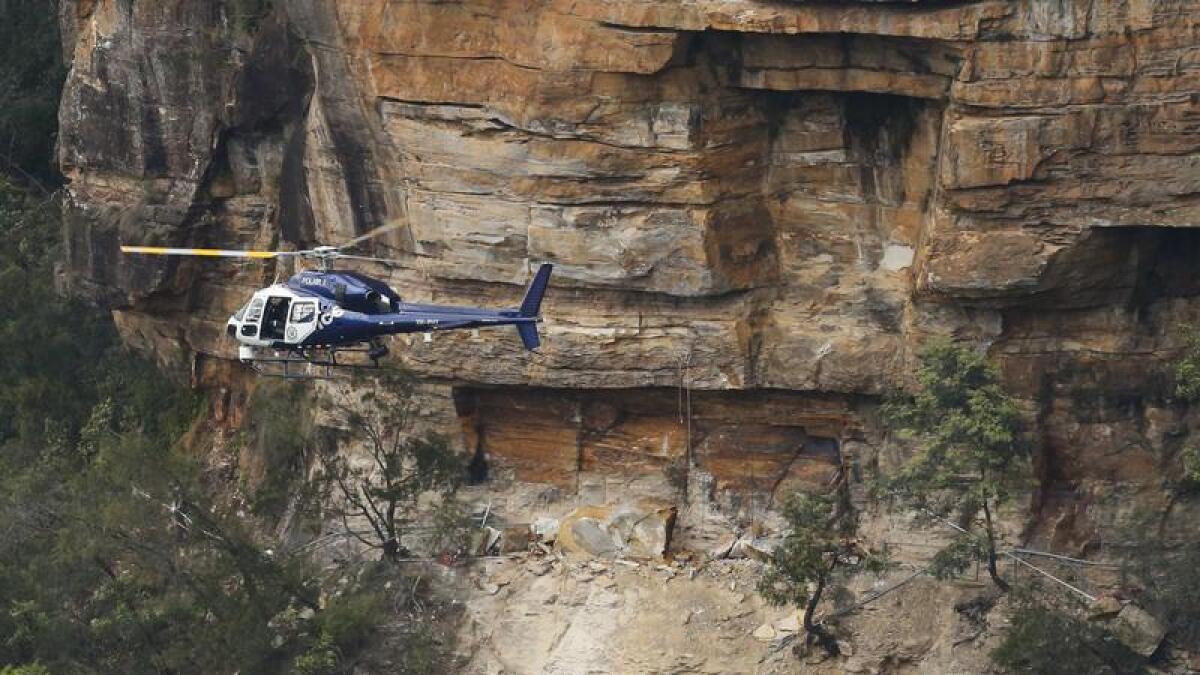 Bushwalkers have been stranded by a landslide in NSW's Blue Mountains.