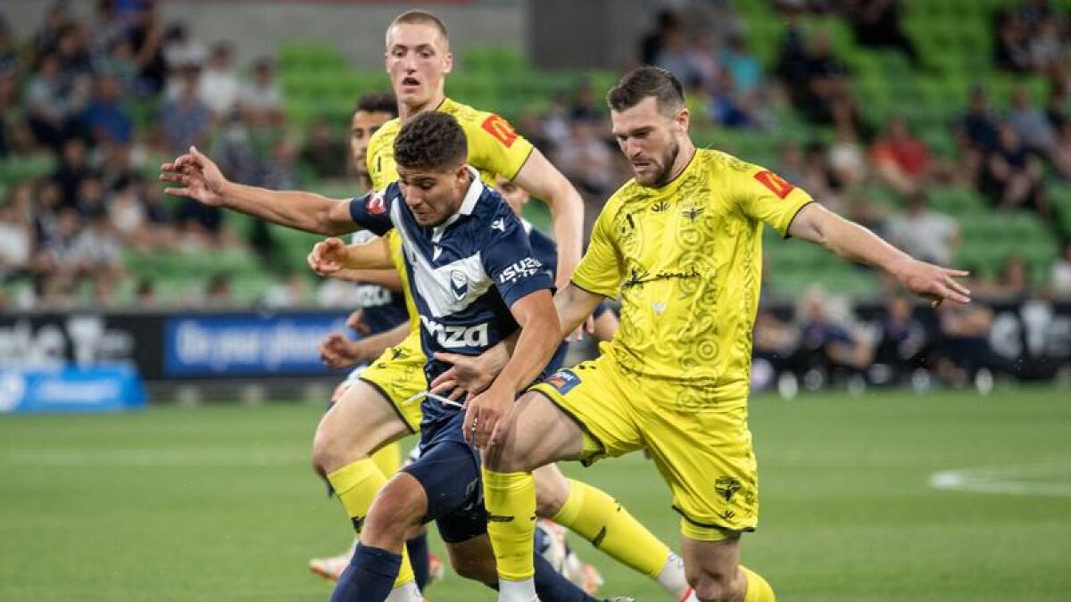 Action from Melbourne Victory against Wellington Phoenix in the ALM.