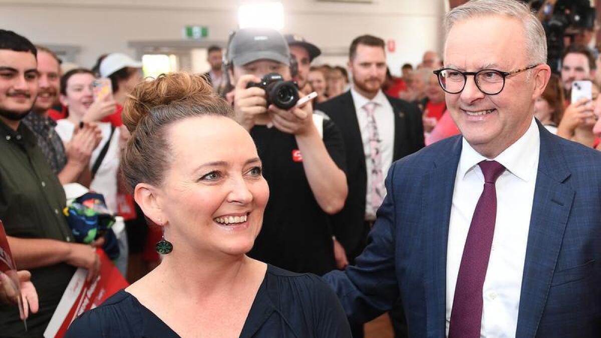 Anthony Albanese alongside Labor's Candidate for Aston, Mary Doyle