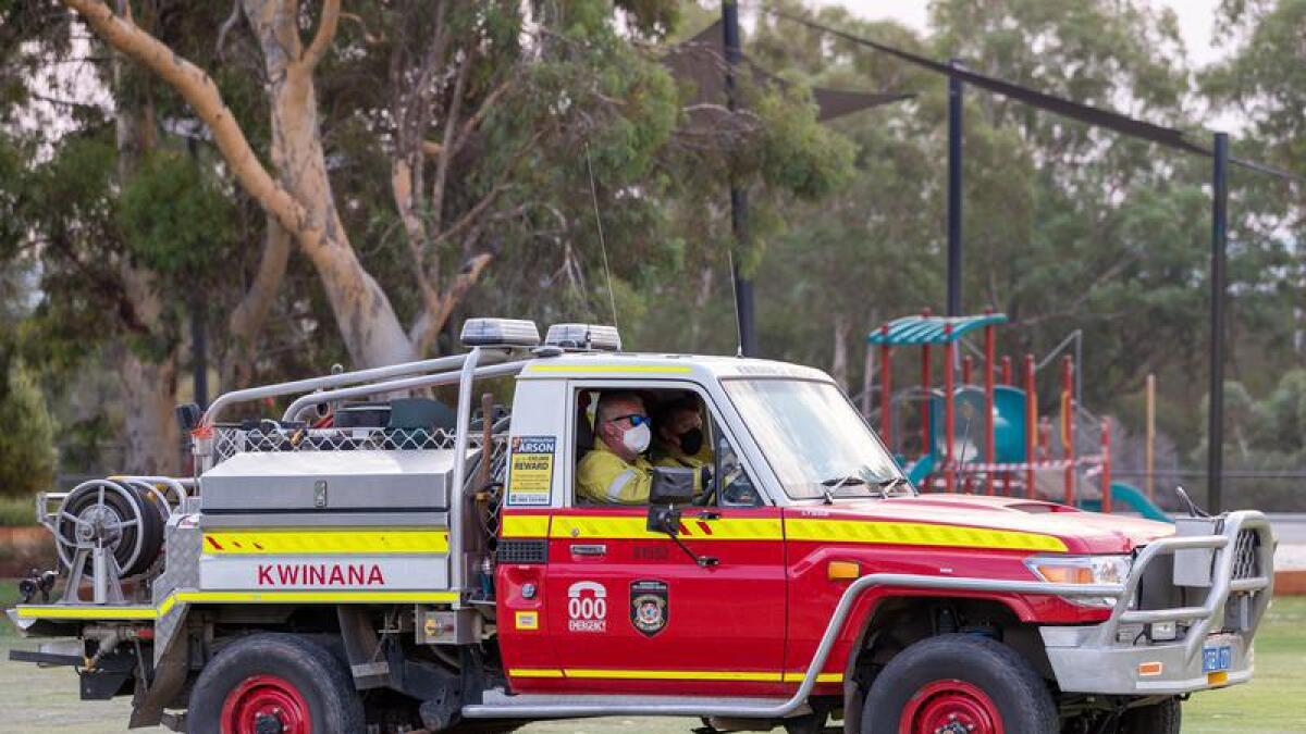 A bushfire is threatening lives in parts of the City of Swan.