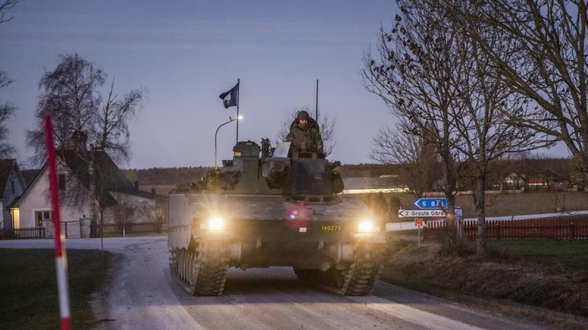 UK delivers anti-tank weapons to Ukraine
