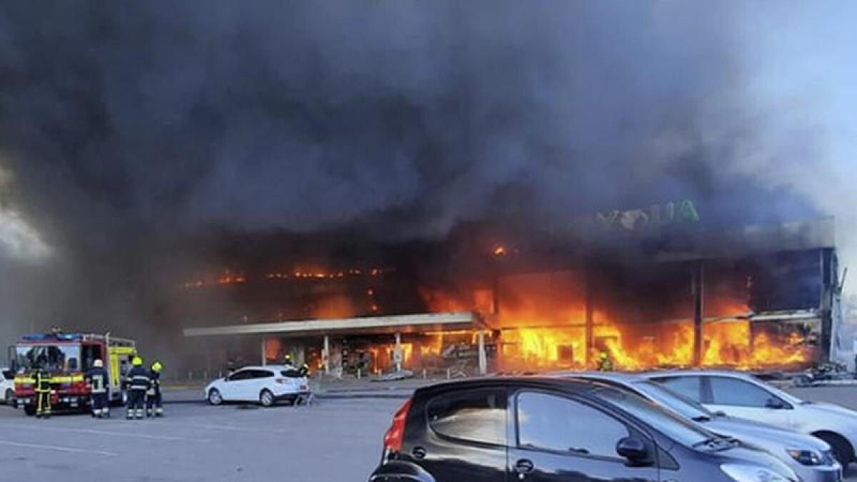 Shopping centre on fire in Ukraine