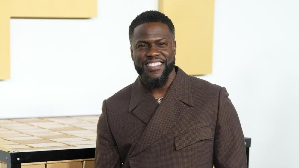 Comic Kevin Hart to receive Mark Twain prize for humour